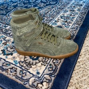 Puma High Top Woman’s Sneaker